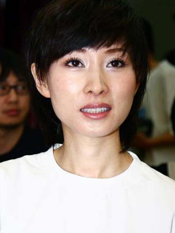 李霞