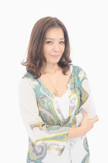 山崎麻里