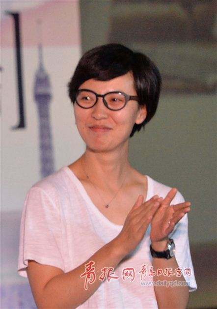 冀佳彤