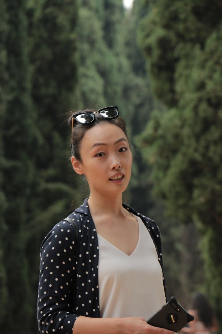 王依骊