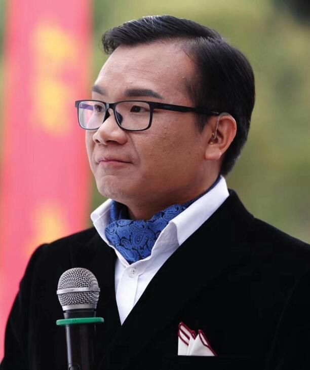 彭博