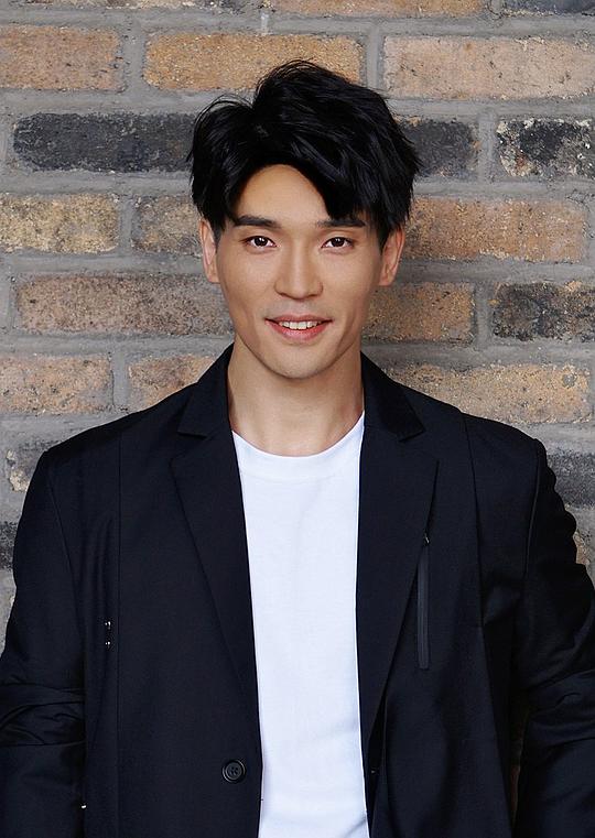 李艺东