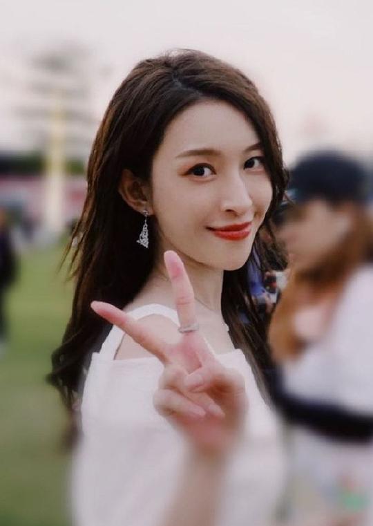罗悦嘉
