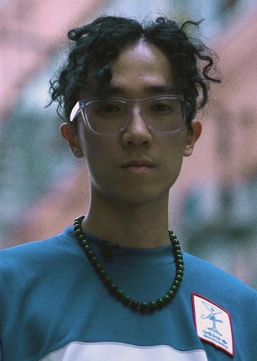 何翱