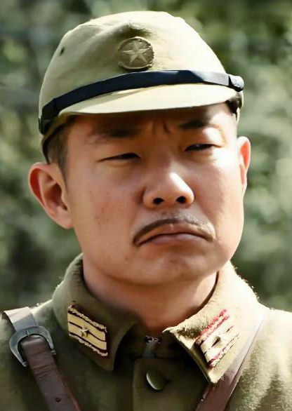 东伸治