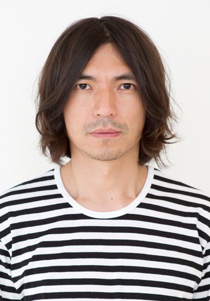 府川亮
