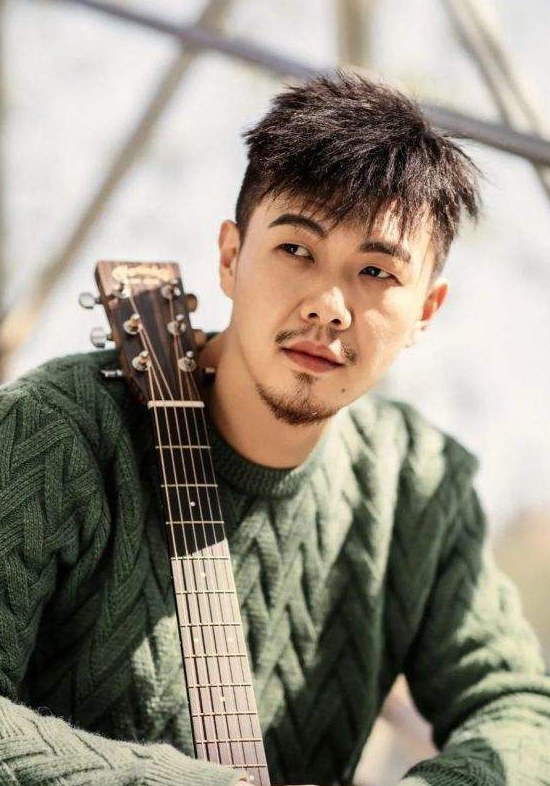 李秋盟