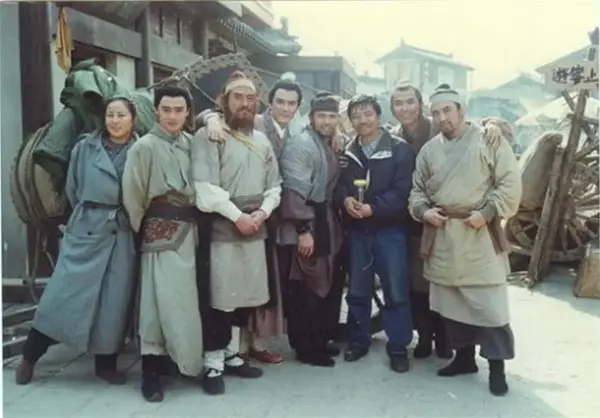 李强