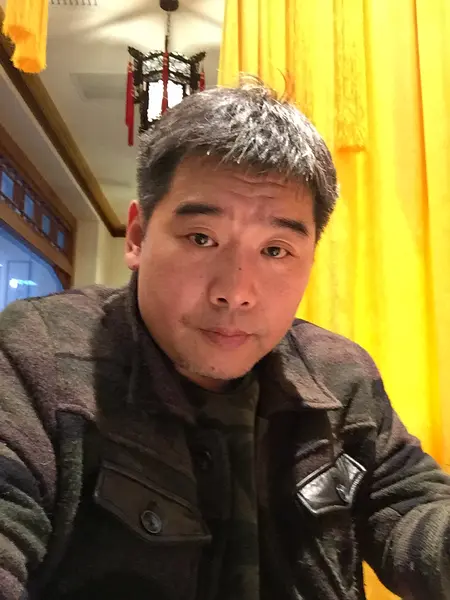 万昊