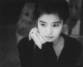 石田百合子