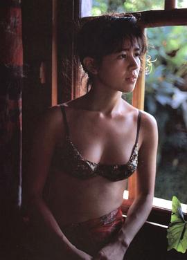 石野真子