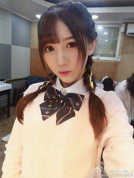 严佼君