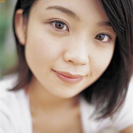 秋山奈奈