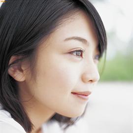秋山奈奈