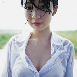 秋山奈奈