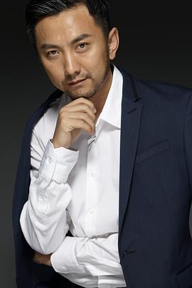 李华