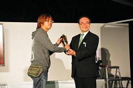 荒木哲郎