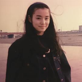 石田百合子