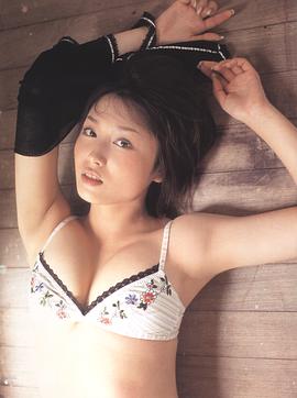 三津谷叶子