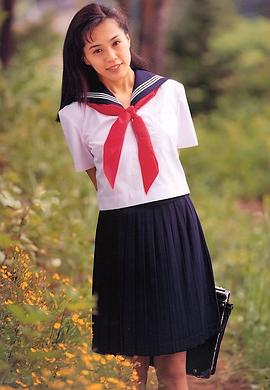 石川萌