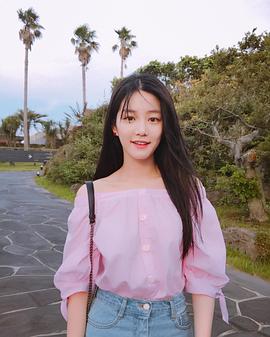 李侑菲