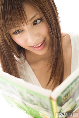 瑠川莉娜