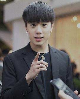 披纳若·苏潘平佑