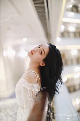 李思彤