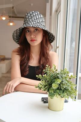 娜彩亚·蒙尼米特