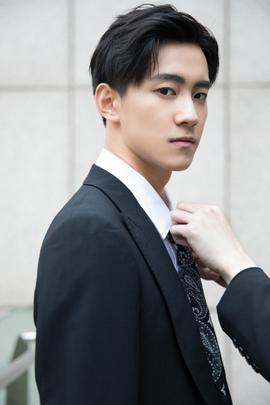 晏紫东