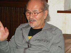 望月三起也
