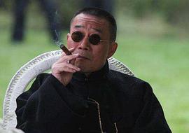 李雪健