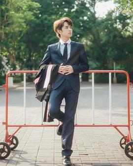 纳塔奇·司隶朋通