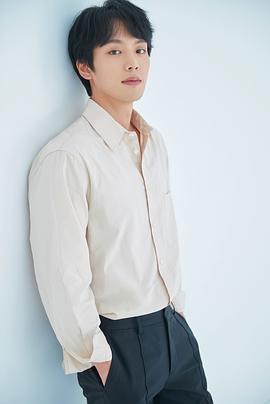 李基泽