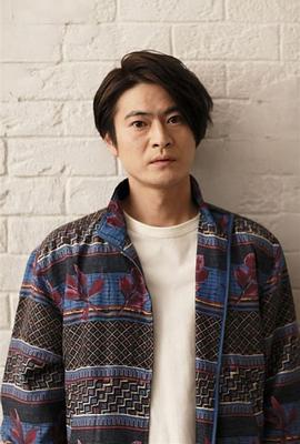 洼冢俊介