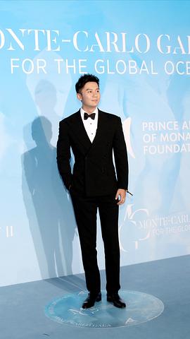 李晨
