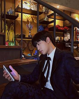 李泰彬