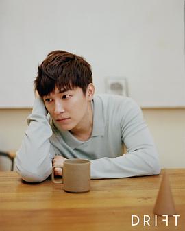 杨旭文