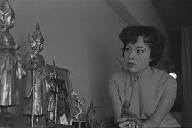 李香兰