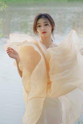 尚新月
