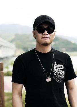 殷飞