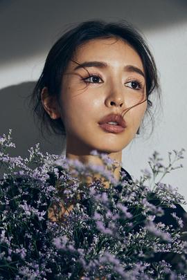 加治ひとみ
