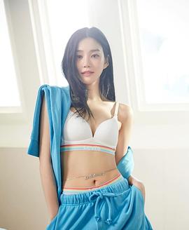 李侑菲