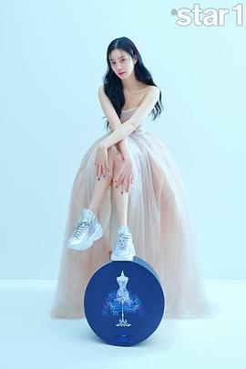 李侑菲
