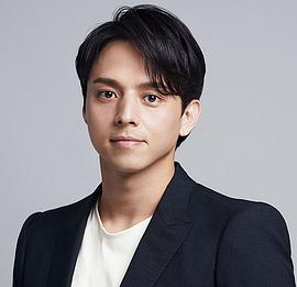 满岛真之介