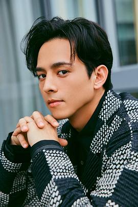 满岛真之介