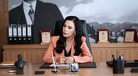 仙娜伊. 古拉尔