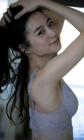 高田里穗