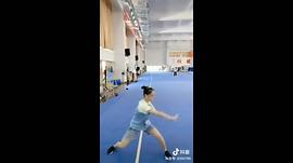 梁壁荧