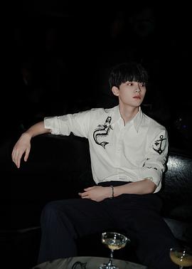 周翊然